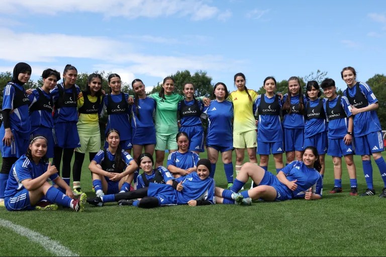 মাঠে ফিরছে আফগান নারী ফুটবল